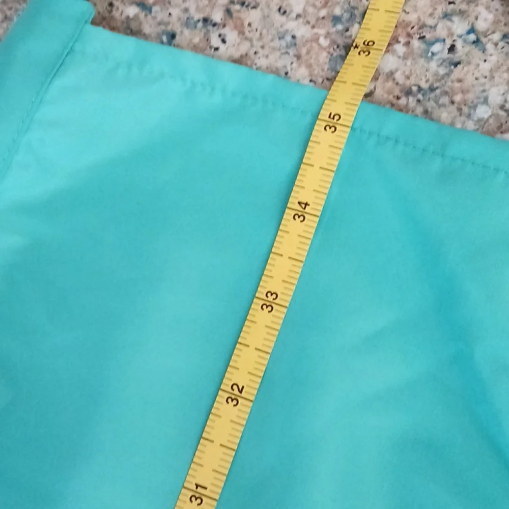 Tupperware nylon apron with pockets fully adjustable Costume